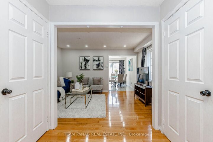 Property Photo:  25 Ural Circle  ON L6R 1H3 