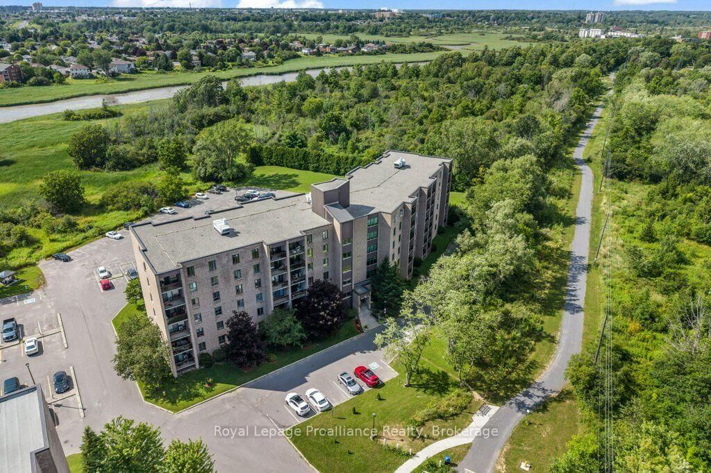 Photo de la propriété: 358 Queen Mary Road 509 ON K7M 7E8