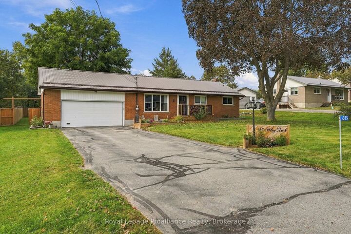 Property Photo:  619 Ashley Street  ON K0K 2B0 