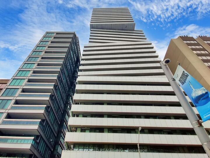 Property Photo:  200 Bloor Street West Street W 1401  ON M5S 1T8 