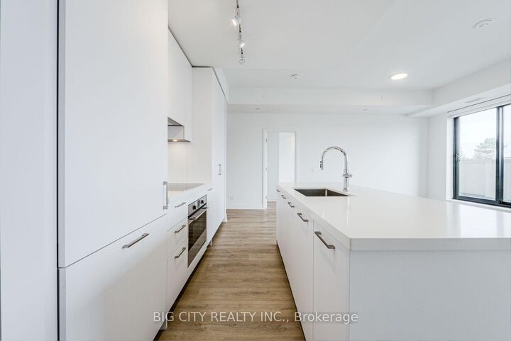 Property Photo:  36 Brentcliffe Road 209  ON M4G 0E1 