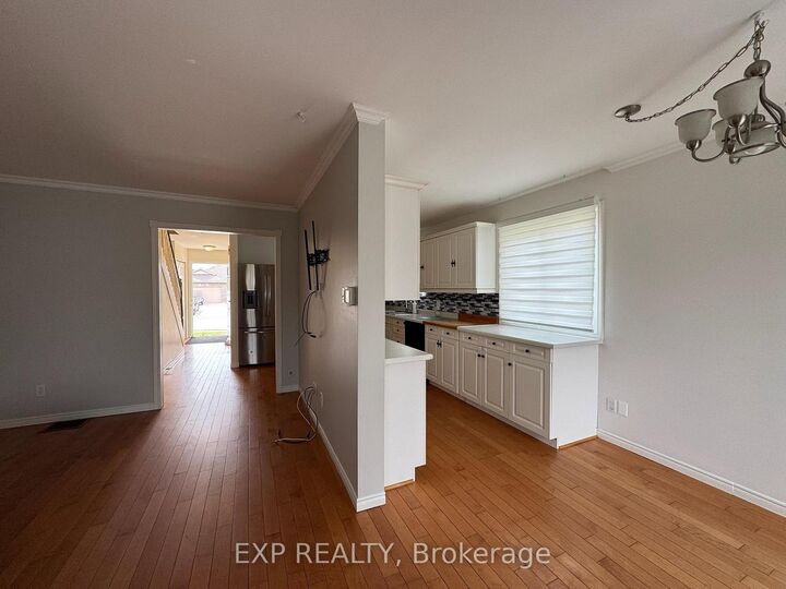 Property Photo:  286 Mutual Street N  ON N5C 2A7 