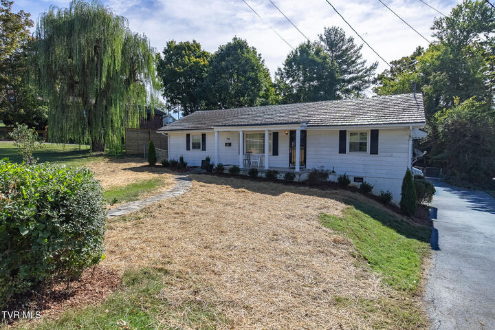 Property Photo:  503 Locust Street  TN 37659 