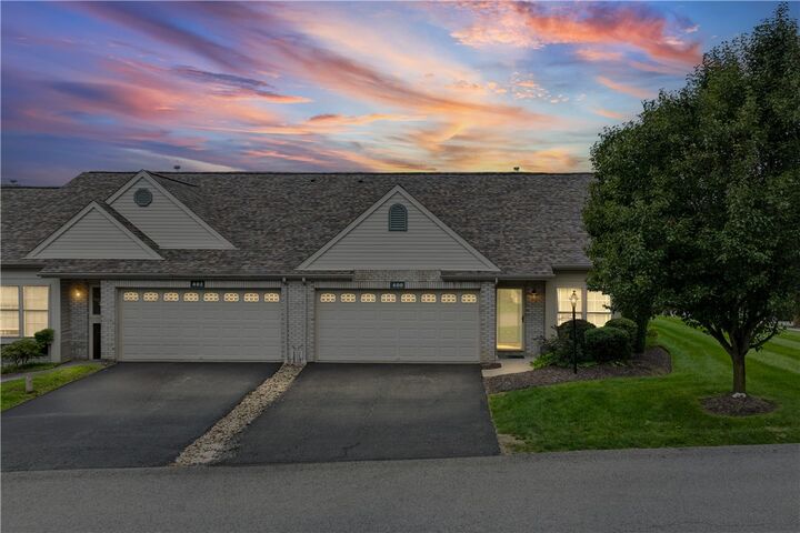 Property Photo: 400 Katy Ln PA 15071