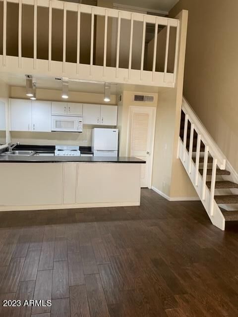 Property Photo:  8055 E Thomas Road Unit D114  AZ 85251 