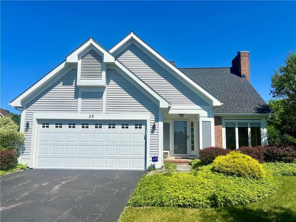 Property Photo:  35 Hayfield Way  NY 14534 