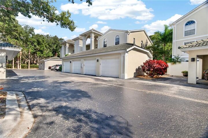 Property Photo: 15395 Cedarwood Ln 104 FL 34110
