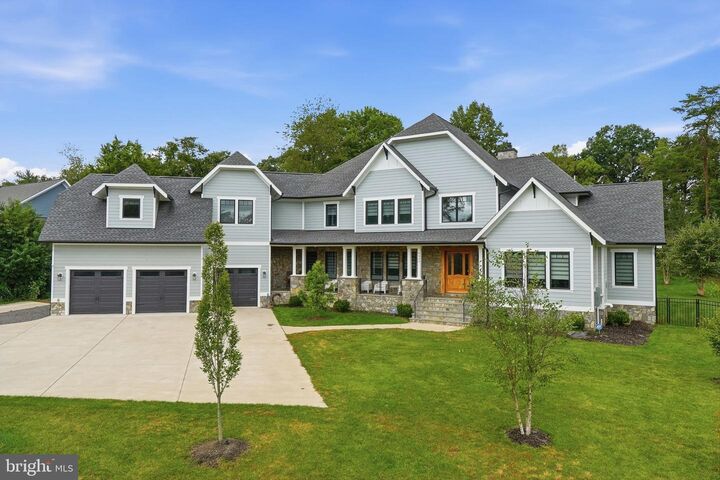 Property Photo: 5532 Summit Street VA 20120