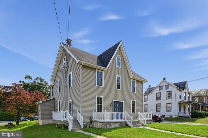 Property Photo:  45 N 3rd Street 1  PA 19363 