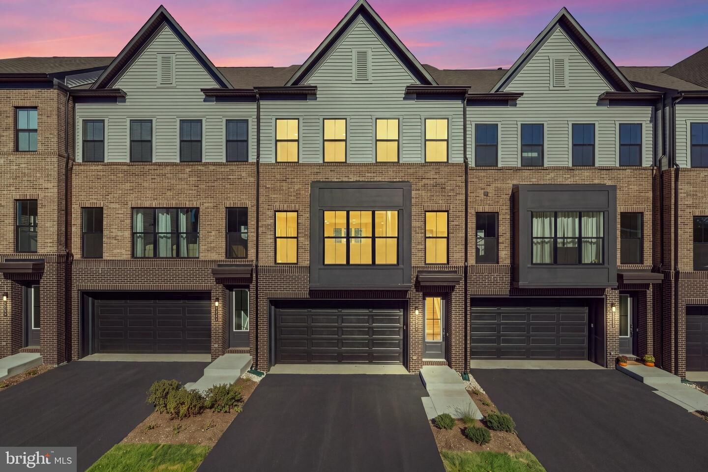 Property Photo:  42162 Stone Press Terrace  VA 20148 