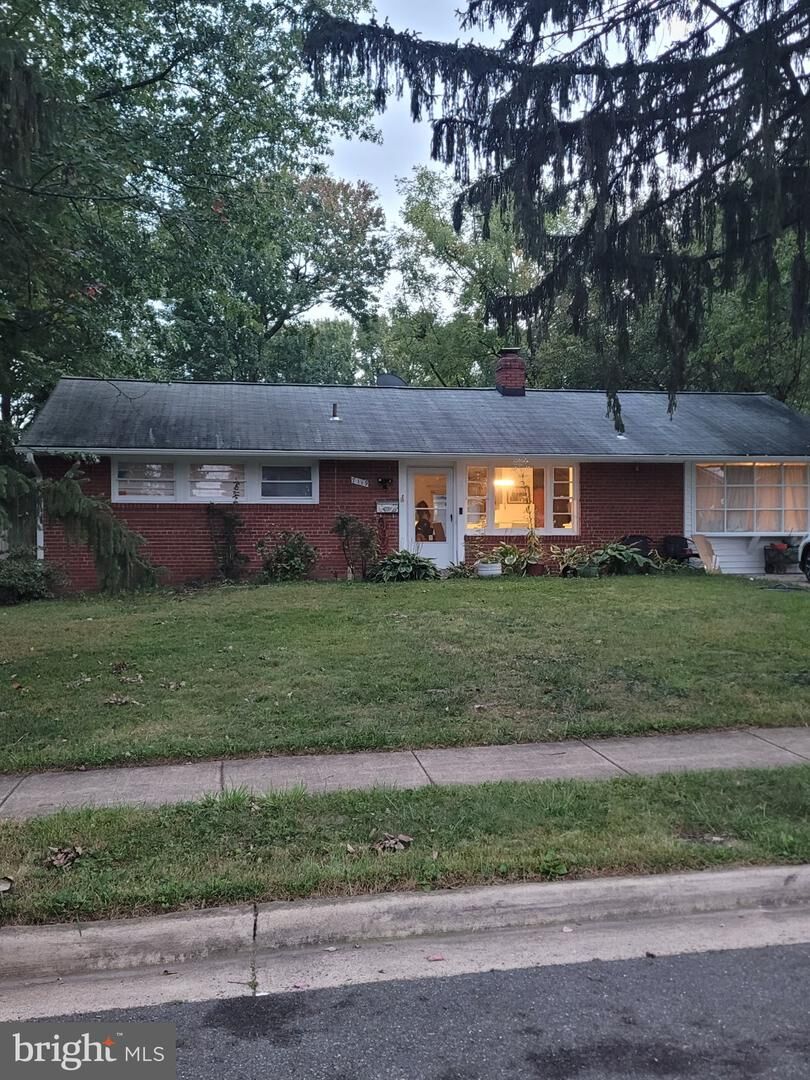 Property Photo: 7119 Jayhawk Street VA 22003