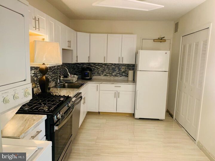 Property Photo:  3705 S George Mason Drive 1316S  VA 22041 