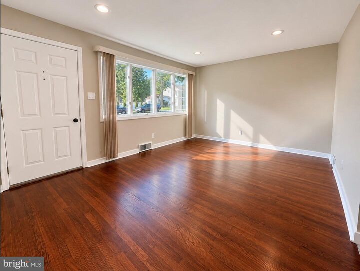 Property Photo:  1405 Griffith Avenue  NJ 08016 