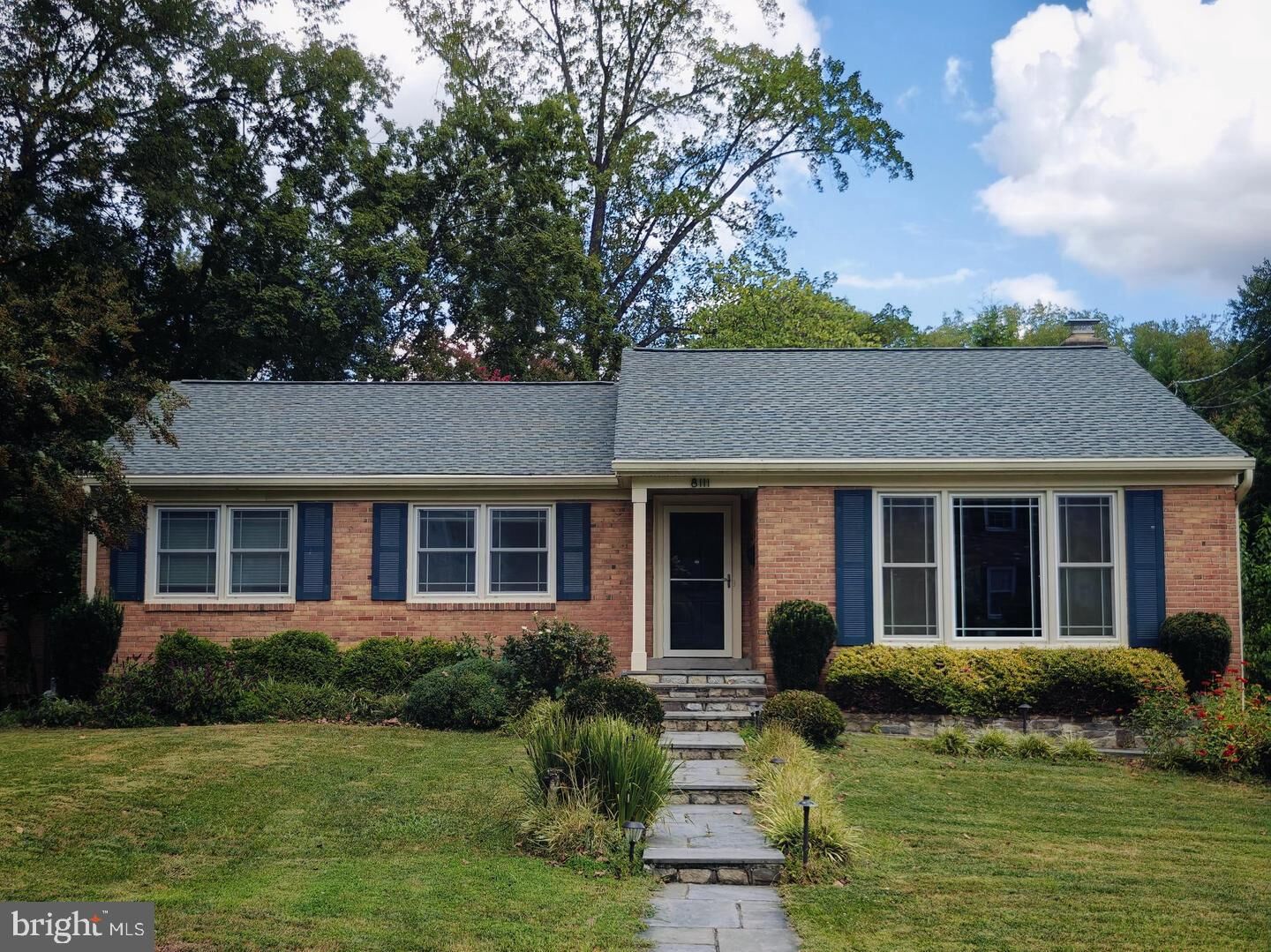 Property Photo:  8111 Whites Ford Way  MD 20854 