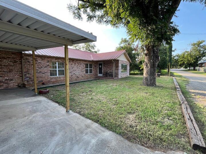 Property Photo:  216 Magnolia  TX 76856 