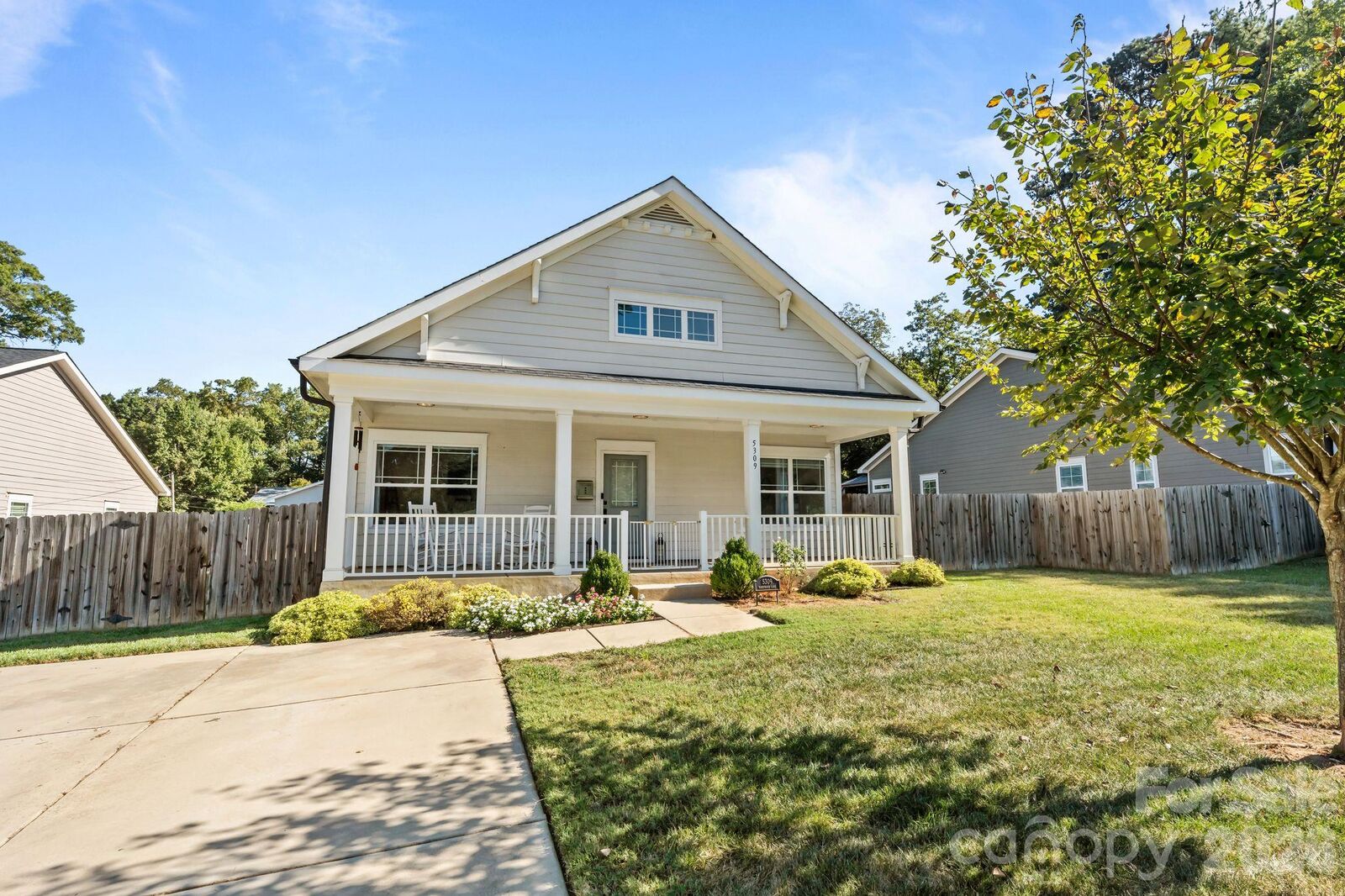 Property Photo: 5309 Tarrywood Lane NC 28205