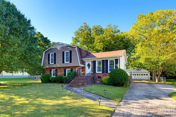 Property Photo: 12001 Antebellum Drive NC 28273