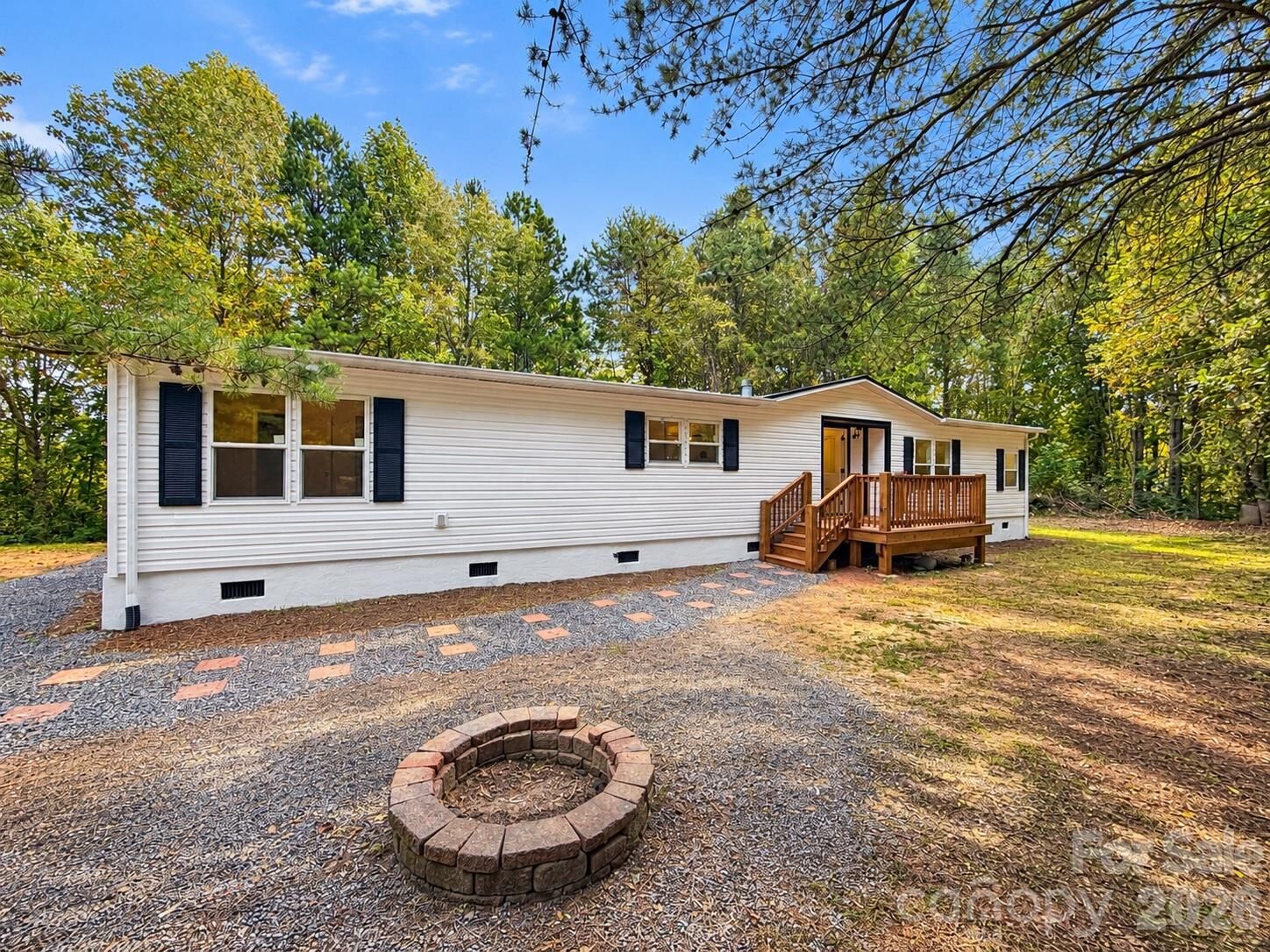Property Photo: 127 Pinnacle Heights Drive NC 28761