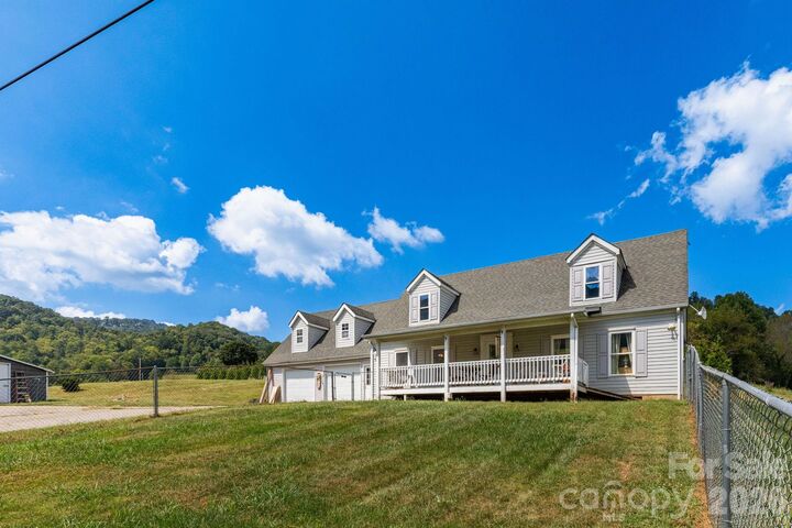 Property Photo:  378 Yates Cove Road  NC 28785 