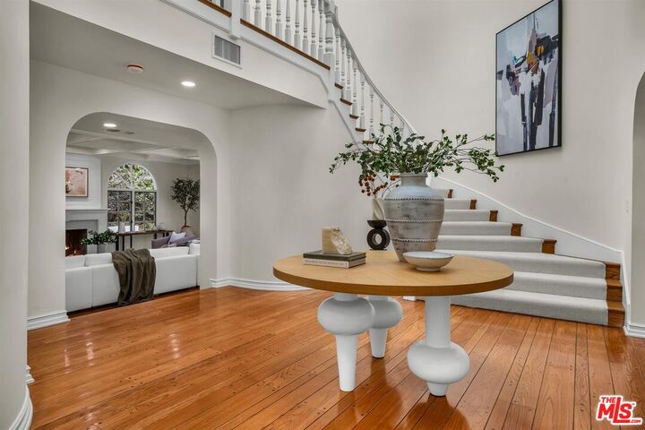 Property Photo:  3225 Iredell Ln  CA 91604 