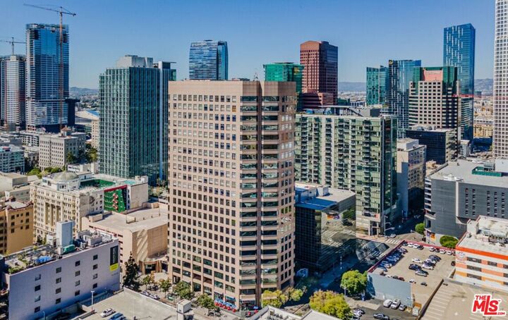 Property Photo: 801 S Grand Ave, Unit 2205 CA 90017
