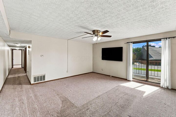Property Photo: 4115 Karl Road OH 43224
