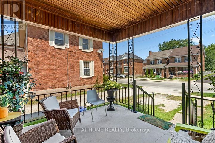 Property Photo:  774 4th Avenue East 1  ON N4K 2N6 