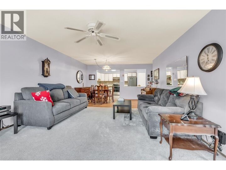 Property Photo:  272 Green Avenue West 402  BC V2A 3T2 
