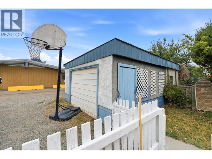 Property Photo:  1801 Hamilton Avenue  BC V1K 1B8 