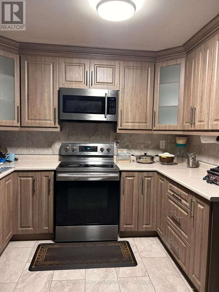 Property Photo:  17 Piane Avenue  ON L6Y 4Y7 