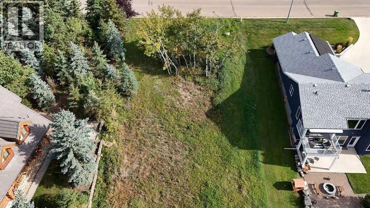 Property Photo: 5108 42A Close AB T4J 1M3