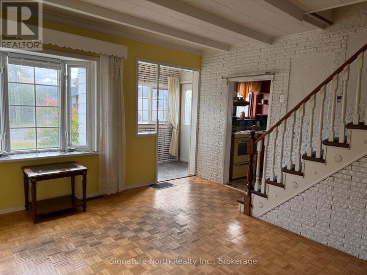 Property Photo:  79 Penfold Street  ON P7A 3J8 