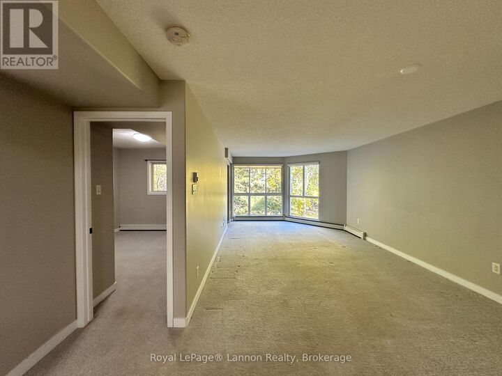 Property Photo:  186 Algoma Street North 213  ON P7A 5A1 