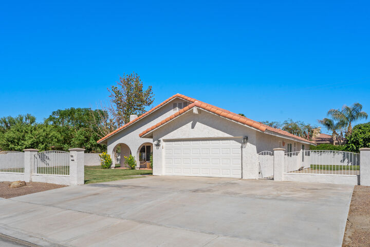 Property Photo:  78650 Ave Tujunga  CA 92253 