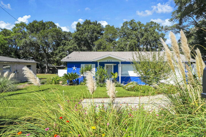 Property Photo:  303 N Beal Parkway  FL 32548 