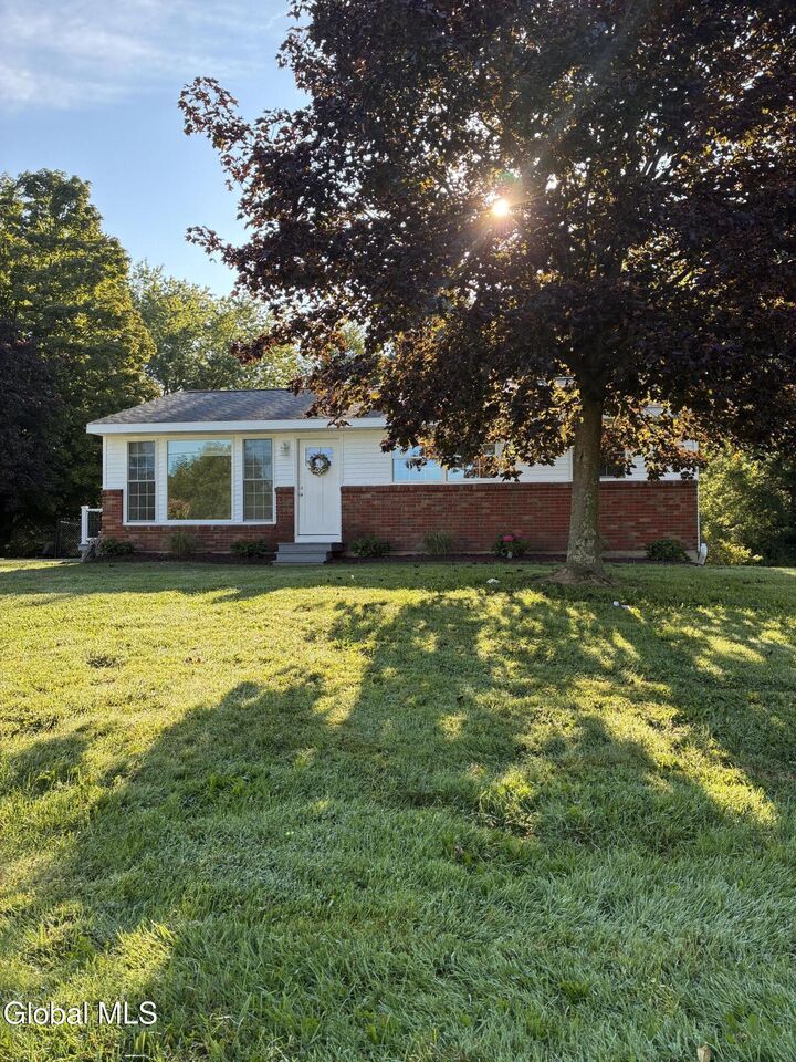 Property Photo:  18 Walter Road  NY 12180 