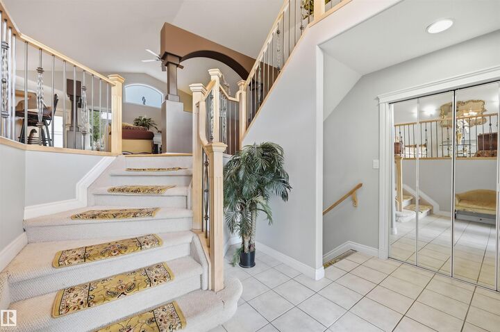 Property Photo:  764 Haliburton Crescent NW  AB T6R 2Z8 