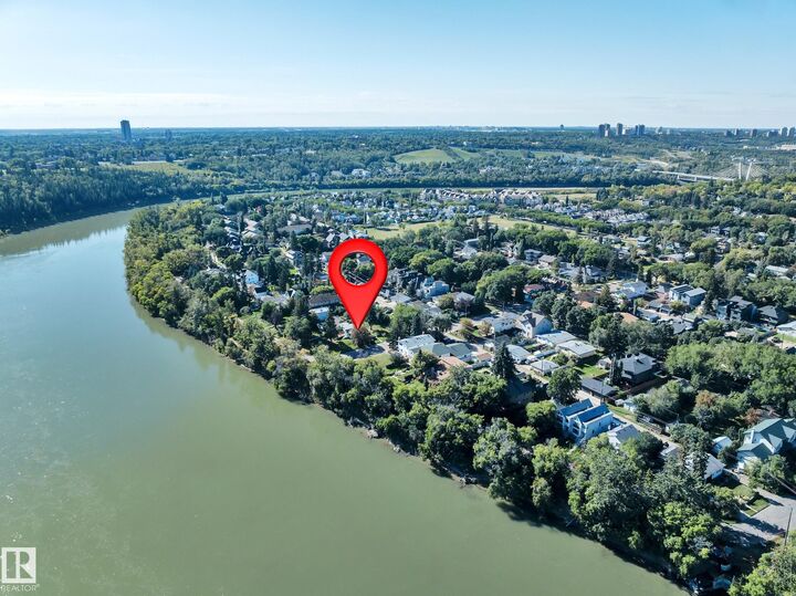 Property Photo:  10148 87 Street NW  AB T5H 1N4 