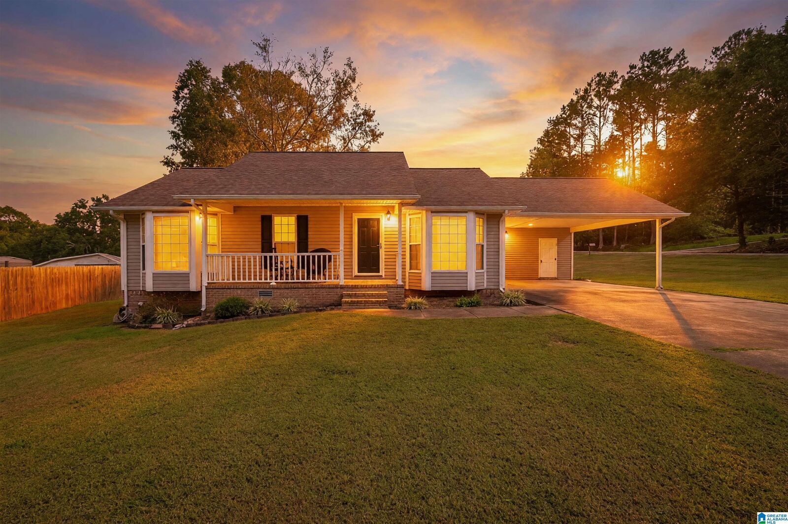 Property Photo:  190 Skyridge Drive  AL 36207 