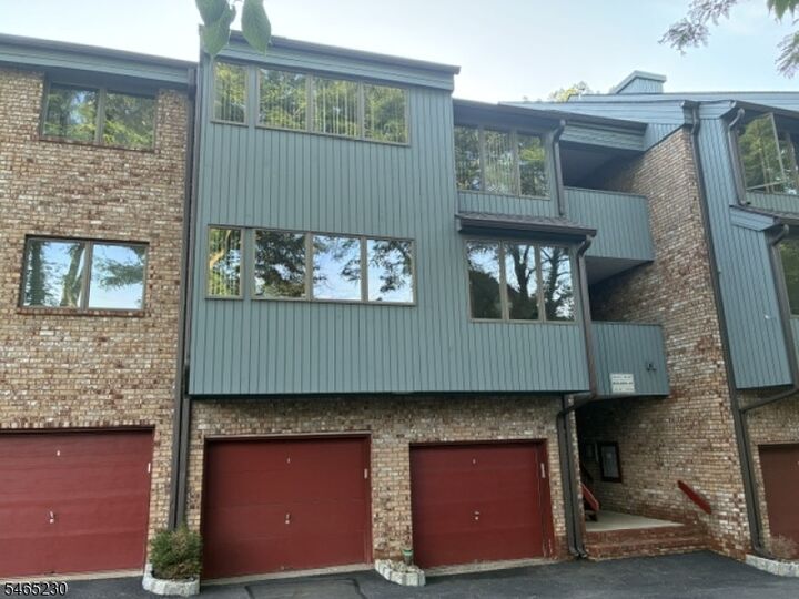 Property Photo: 132 Indian Hollow Ct 132 NJ 07430