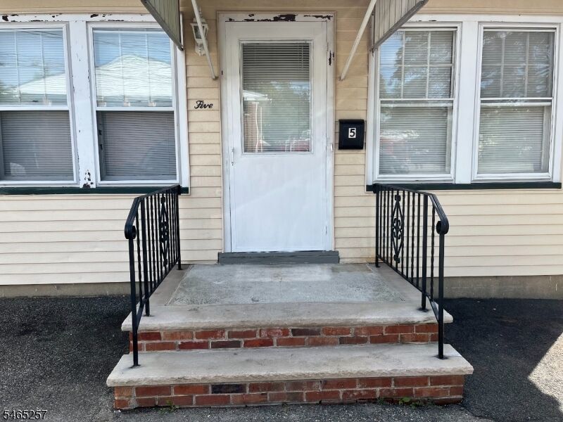 Property Photo:  5 Burnham Rd  NJ 07950 