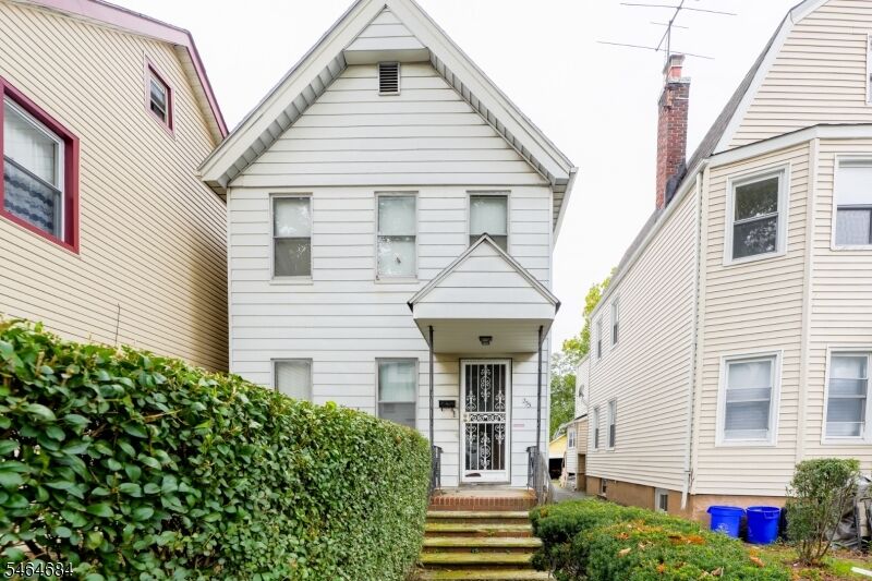 Property Photo:  233 N Park St  NJ 07017 