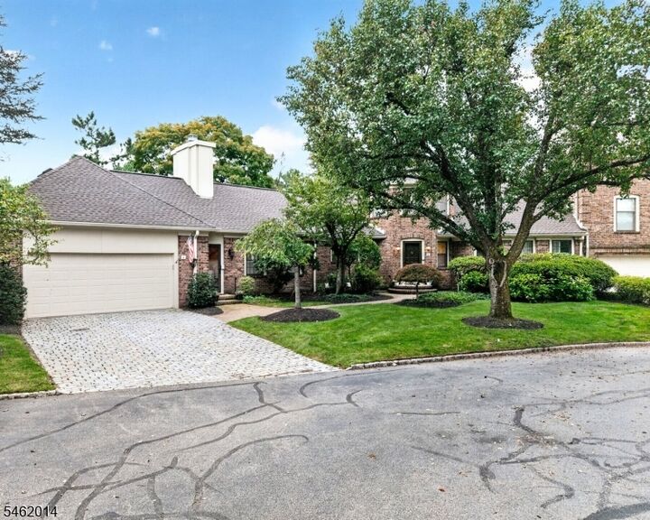 Property Photo:  6 Palmer Ct  NJ 07932 