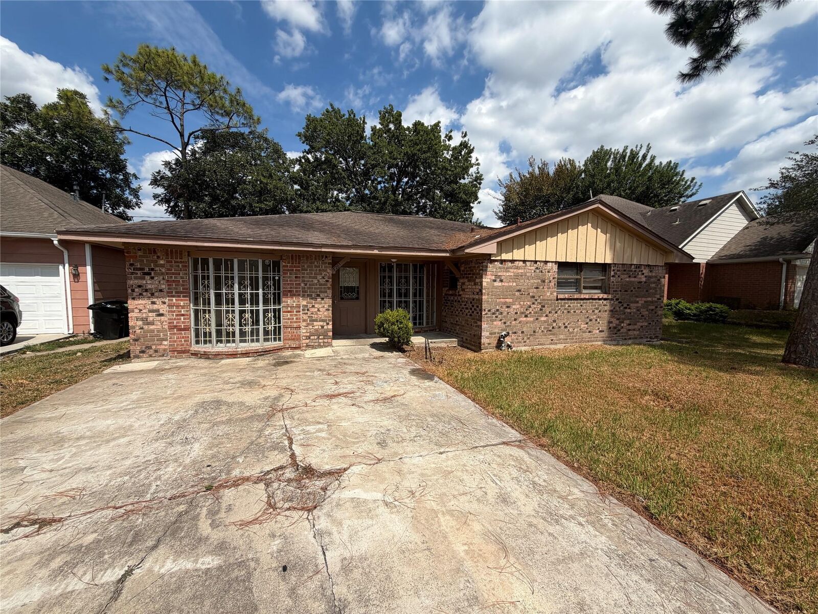 Property Photo:  5201 Jezebel Street  TX 77033 