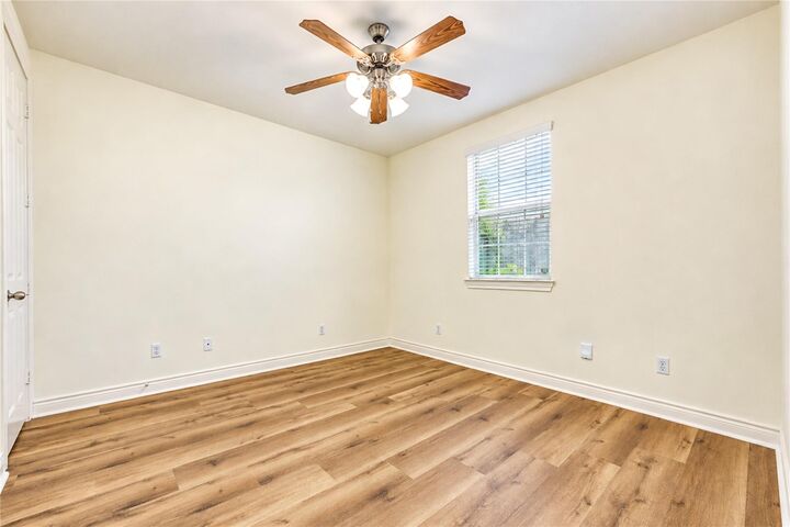Property Photo:  1610 Colorado St  TX 77007 