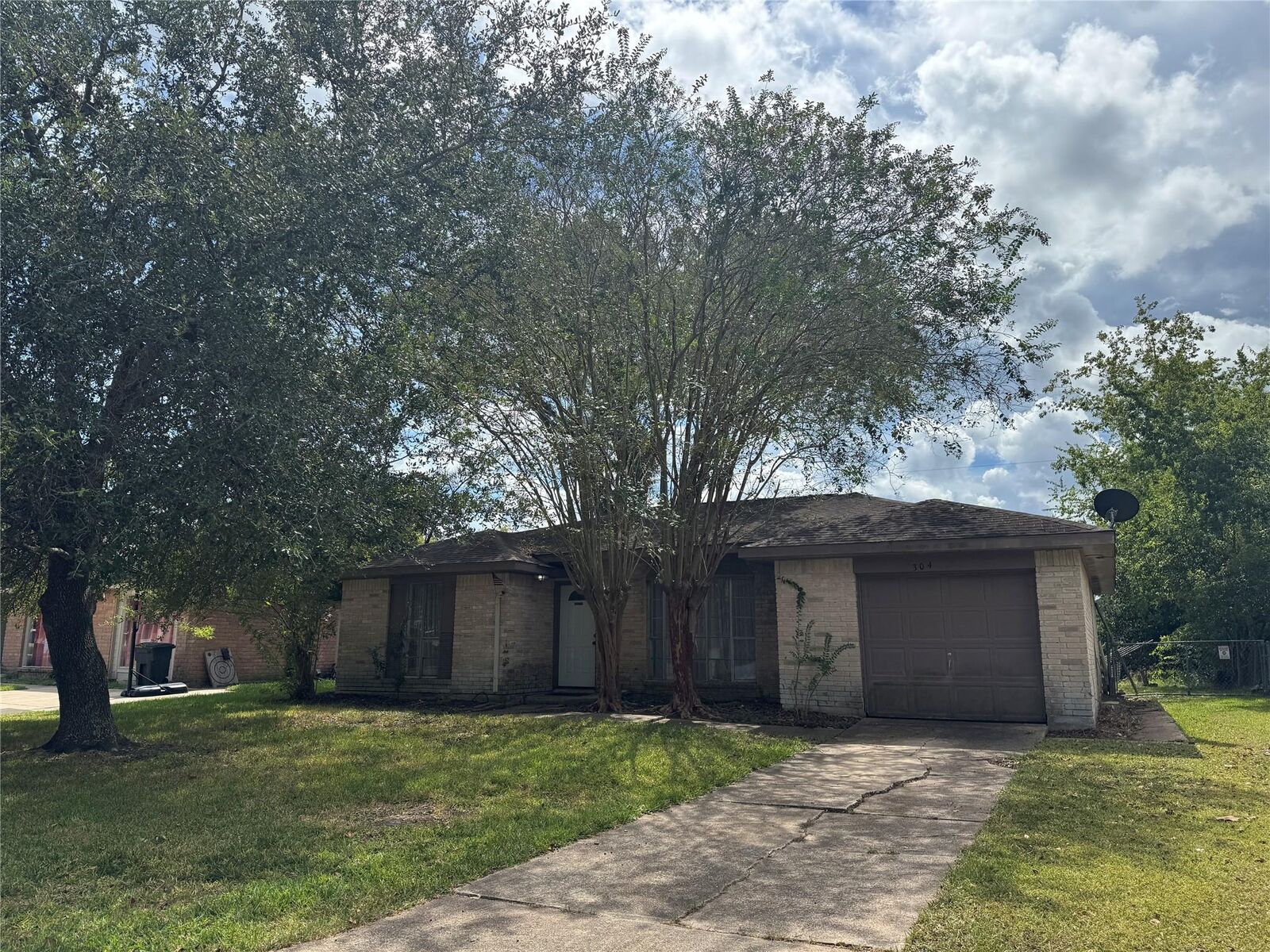 Property Photo:  304 Brigadoon Lane  TX 77546 