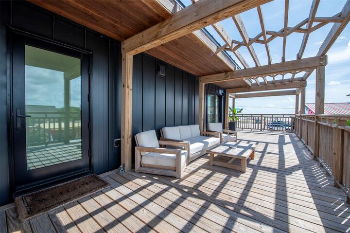 Property Photo:  2906 Avenue R 1/2  TX 77550 