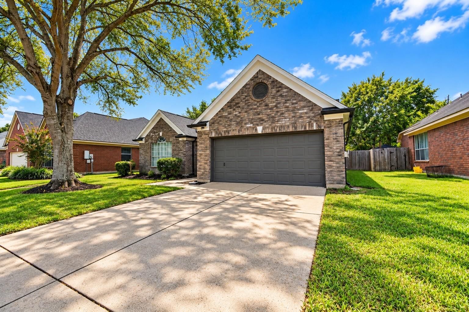 Property Photo:  2922 Veva Drive  TX 77584 