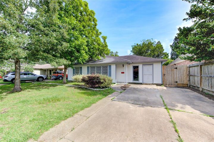 Property Photo:  6919 Schiller Street  TX 77055 