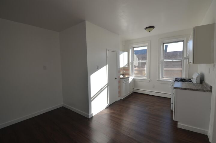 Property Photo:  169-171 Avenue F 2C  NJ 07002 